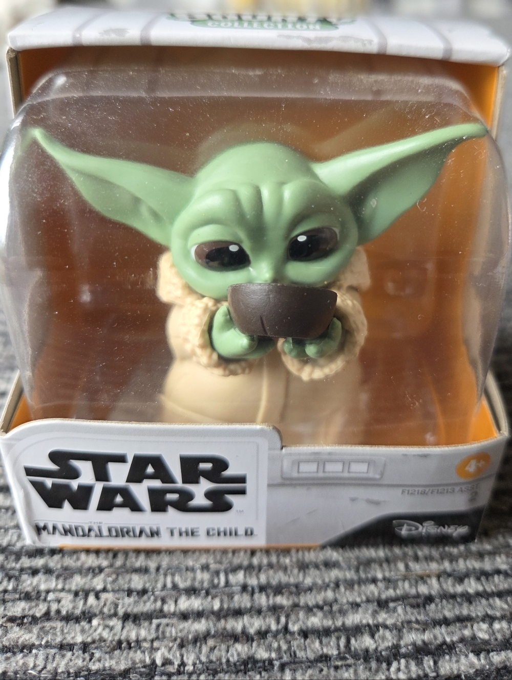 Star Wars The Child (Grogu) Collectible Figure
